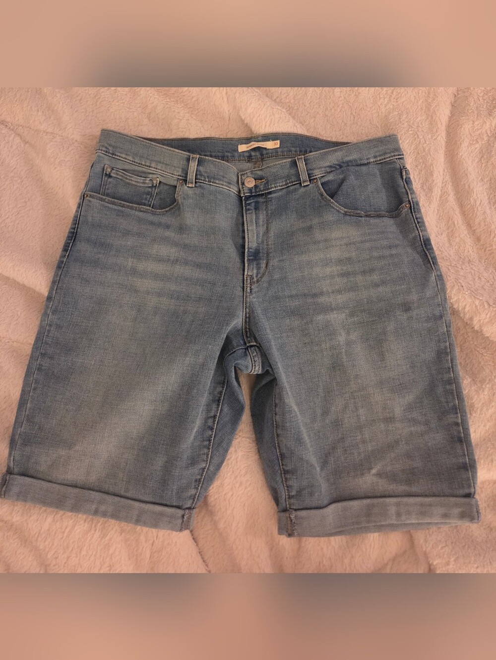 Levi Strauss & Co women's Bermuda jean shorts size w33